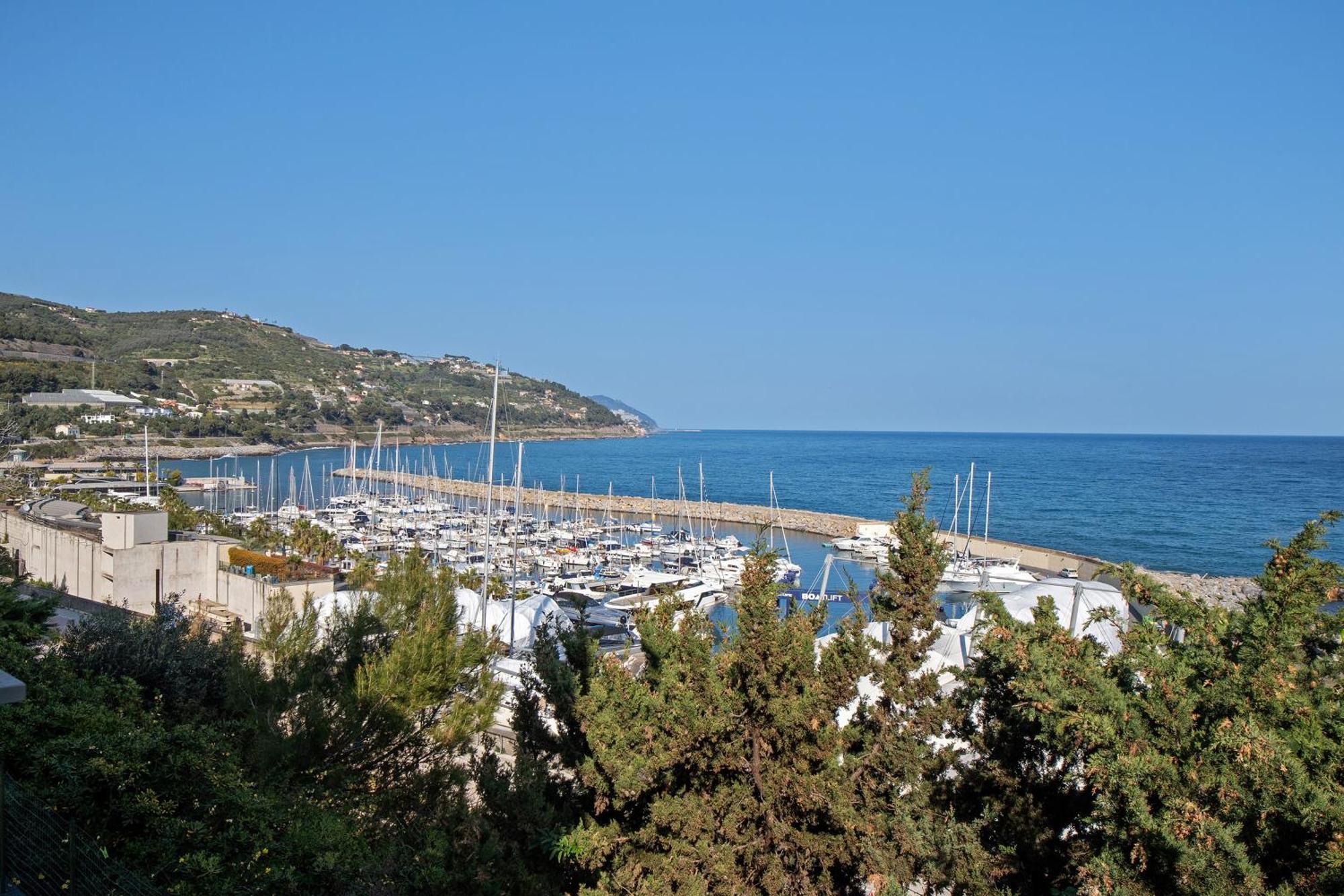 Апартаменты Alba Marina Сан-Лоренцо-аль-Маре Экстерьер фото